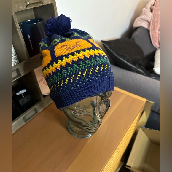 Modcloth Pumpkin Beanie - Picture 4 of 4